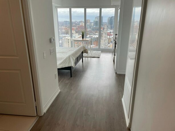 Imagen general del Hotel Waterfront York Suites. Foto 3