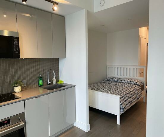 Imagen de la habitación del Hotel Waterfront York Suites. Foto 12