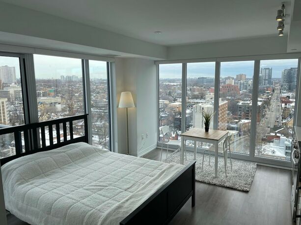 Imagen general del Hotel Waterfront York Suites. Foto 9