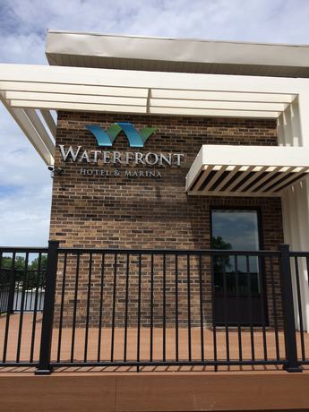 Imagen general del Hotel Waterfront and Marina. Foto 1