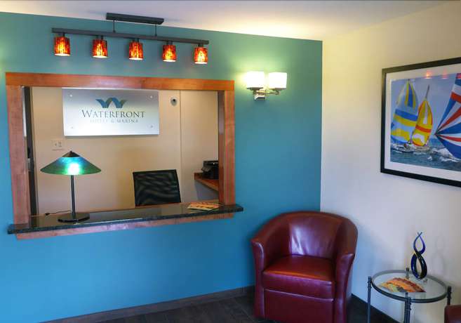 Imagen de los interiores del Hotel Waterfront and Marina. Foto 10