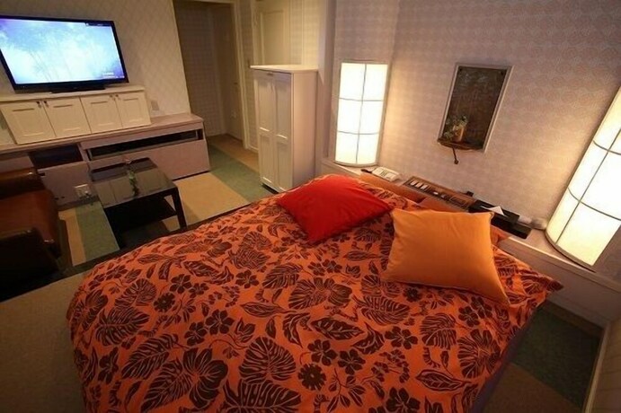Imagen de la habitación del Hotel Watergate Tajimi. Foto 26