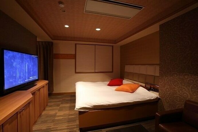 Imagen de la habitación del Hotel Watergate Tajimi. Foto 31