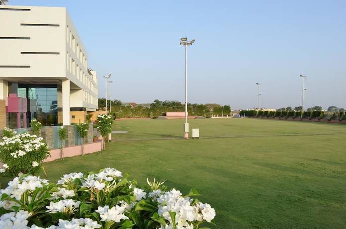 Imagen de los exteriores del Hotel Waterlily Indore. Foto 8