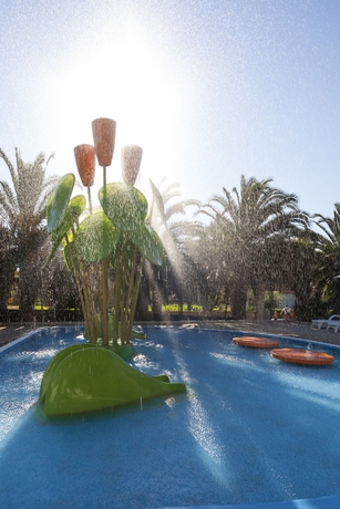 Imagen de la piscina del Hotel Waterman Svpetrvs Resort. Foto 13