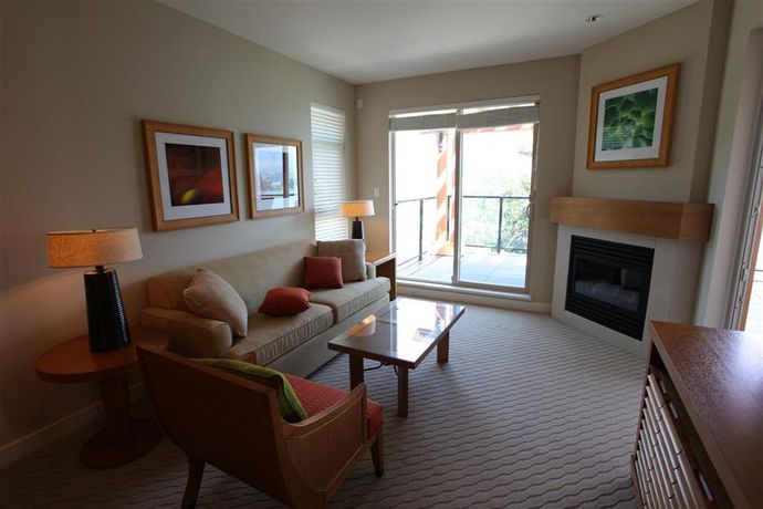 Imagen de los interiores del Hotel Watermark Beach Resort. Foto 15