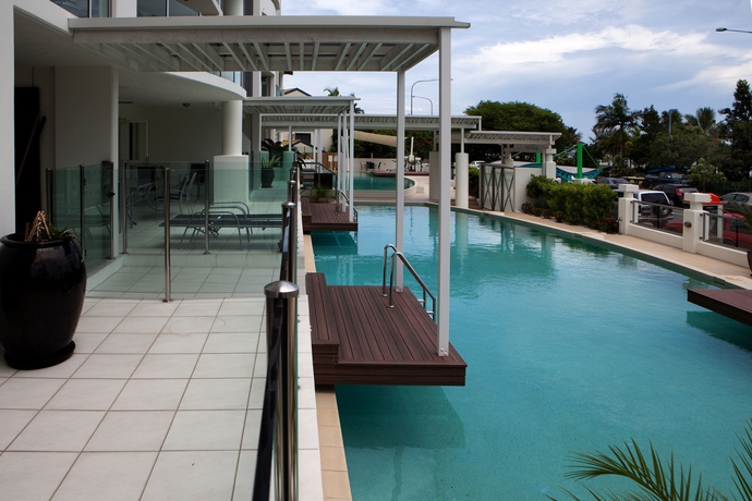 Imagen de la piscina del Hotel Waters Edge Apartments Cairns. Foto 16