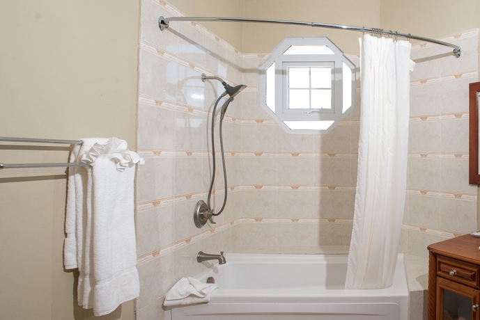 Imagen de la habitación del Hotel Waters Edge Guest House. Foto 7
