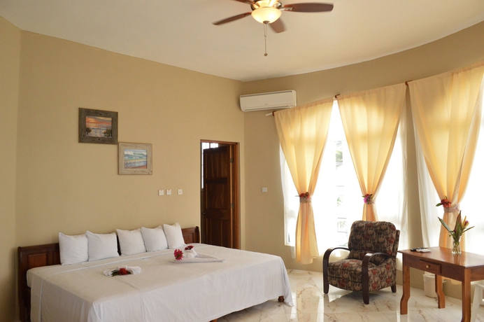 Imagen de la habitación del Hotel Waters Edge Guest House. Foto 8