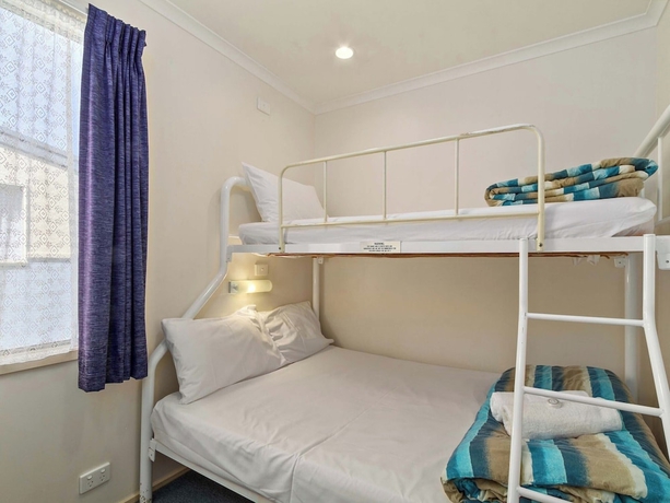 Imagen de la habitación del Hotel Waters Edge Holiday Park. Foto 7