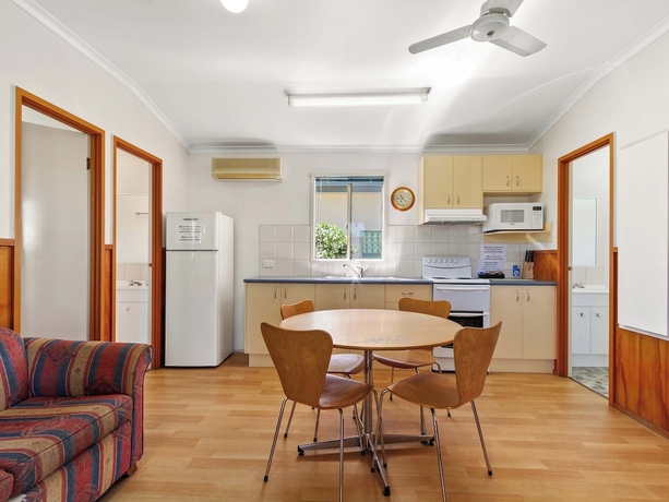 Imagen de la habitación del Hotel Waters Edge Holiday Park. Foto 9