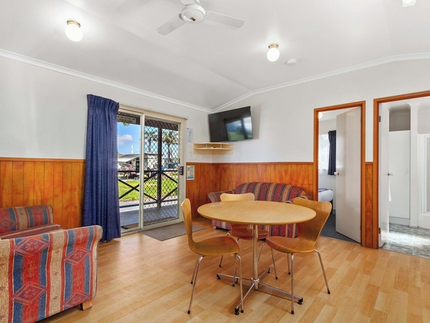 Imagen de la habitación del Hotel Waters Edge Holiday Park. Foto 13