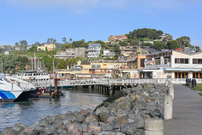 Imagen de los exteriores del Hotel Waters Edge, Tiburon. Foto 16