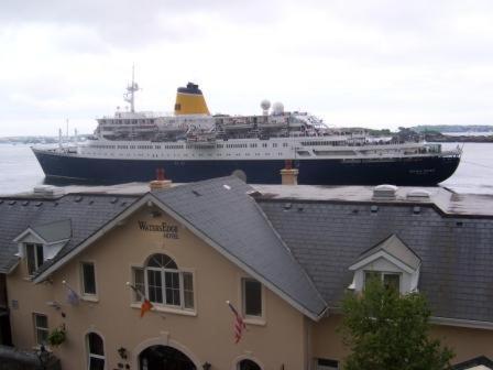 Imagen general del Hotel WatersEdge, Cobh. Foto 4