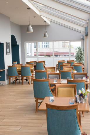 Imagen del bar/restaurante del Hotel WatersEdge. Foto 3