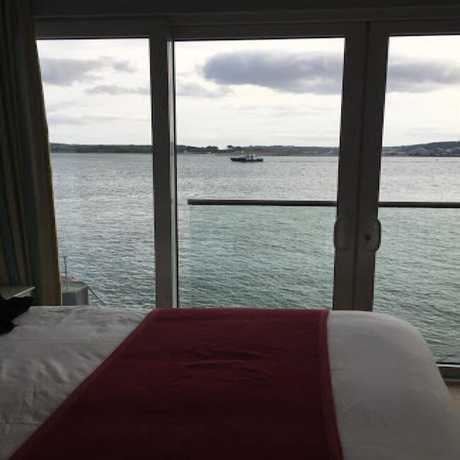 Imagen de la habitación del Hotel WatersEdge. Foto 18