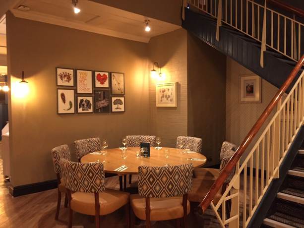 Imagen del bar/restaurante del Hotel Waterside By Greene King Inns. Foto 3