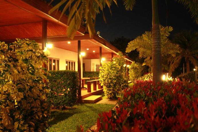Imagen general del Hotel Waterside Resort. Foto 4