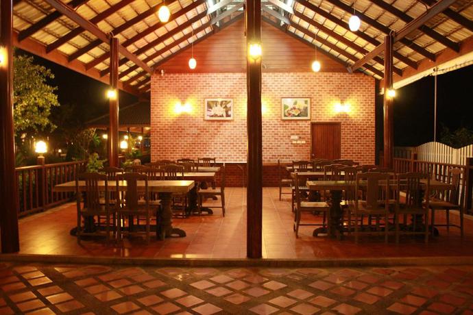 Imagen del bar/restaurante del Hotel Waterside Resort. Foto 5