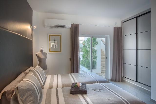 Imagen de la habitación del Hotel Waterside Village. Foto 2