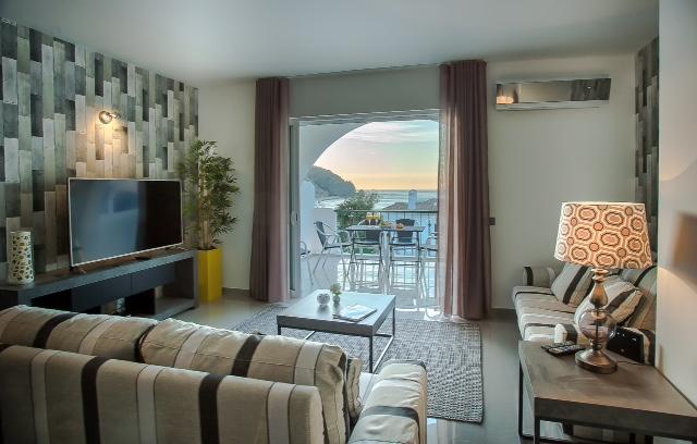 Imagen de los interiores del Hotel Waterside Village. Foto 5