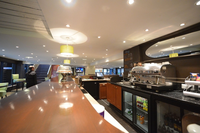 Imagen del bar/restaurante del Hotel Waterside and Leisure Club. Foto 2