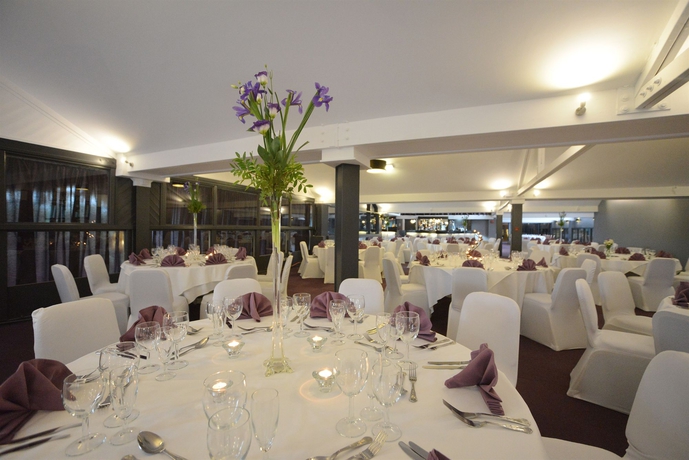 Imagen de los interiores del Hotel Waterside and Leisure Club. Foto 10