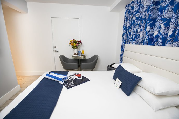 Imagen de la habitación del Hotel Waterside and Suites. Foto 7