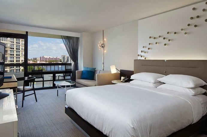 Imagen general del Hotel Waterstone Resort and Marina Boca, Curio Collection By Hilton. Foto 3