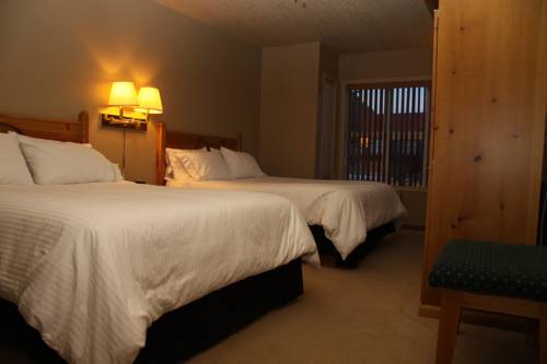 Imagen de la habitación del Hotel Waterton Lakes Lodge Resort. Foto 3