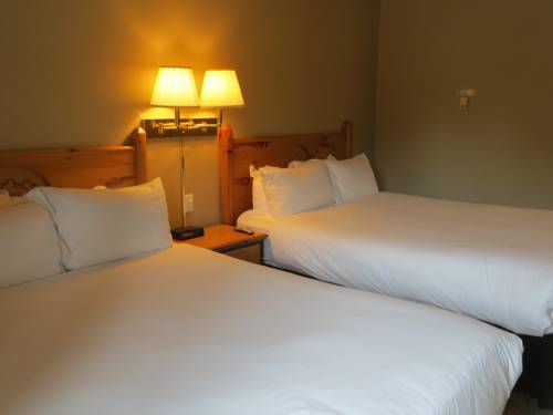 Imagen de la habitación del Hotel Waterton Lakes Lodge Resort. Foto 7