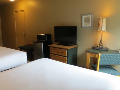 Imagen de la habitación del Hotel Waterton Lakes Lodge Resort. Foto 8