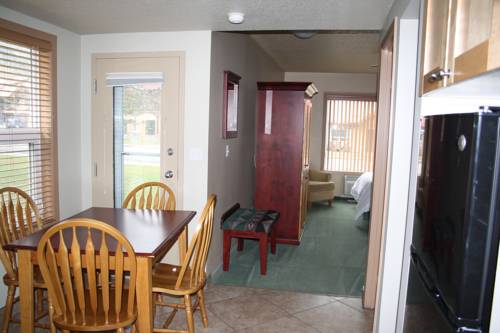 Imagen de la habitación del Hotel Waterton Lakes Lodge Resort. Foto 15