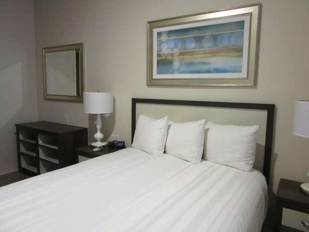 Imagen de la habitación del Hotel Waterwalk Wichita. Foto 21