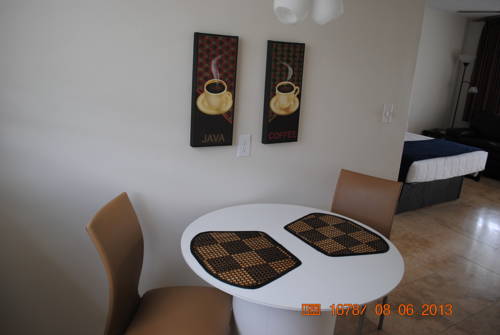 Imagen de la habitación del Hotel Wave Beach Vacation Rentals. Foto 14