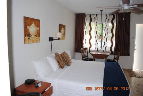 Imagen de la habitación del Hotel Wave Beach Vacation Rentals. Foto 16