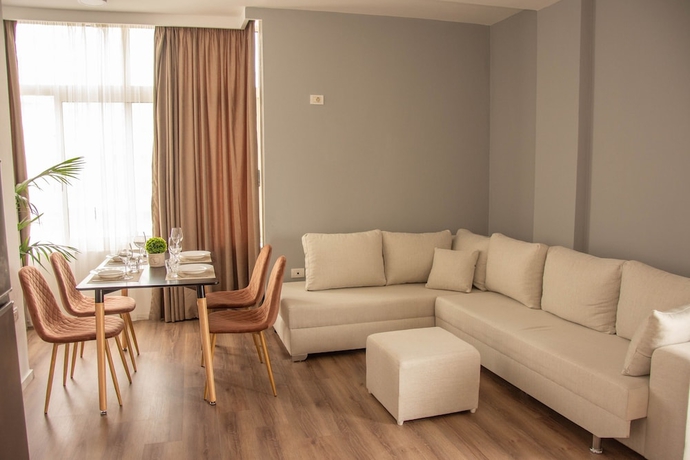 Imagen de la habitación del Hotel Wave Beachfront Apartments. Foto 2