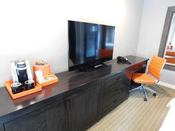 Imagen general del Hotel Wave Street Inn. Foto 2