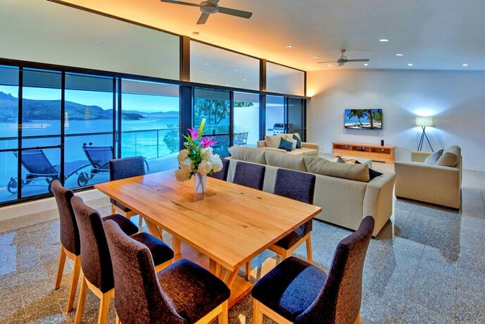 Imagen del bar/restaurante del Hotel Waves 5 Luxury 3 Bedroom. Foto 19