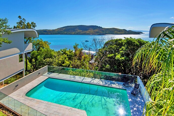 Imagen de la piscina del Hotel Waves 5 Luxury 3 Bedroom. Foto 38
