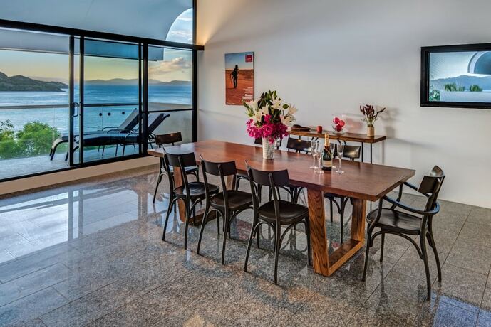 Imagen general del Hotel Waves 6 Breathtaking Ocean Views. Foto 2