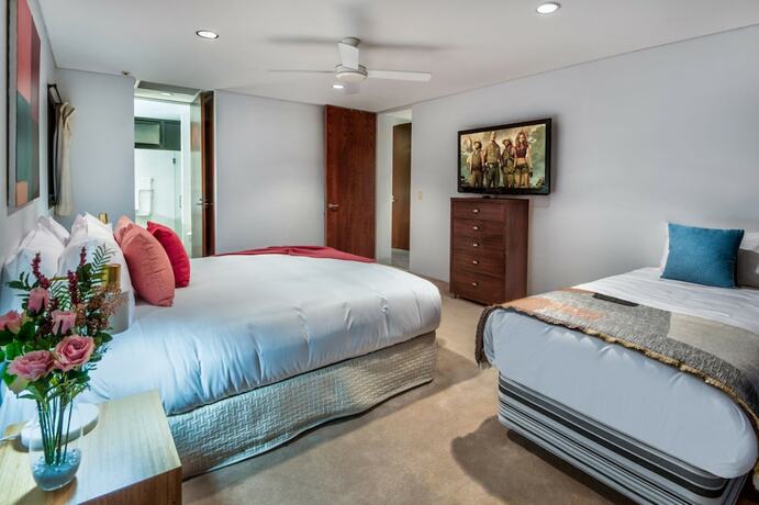 Imagen general del Hotel Waves 6 Breathtaking Ocean Views. Foto 19
