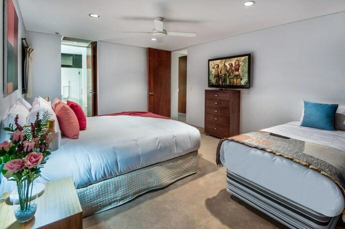 Imagen de la habitación del Hotel Waves 6 Breathtaking Ocean Views. Foto 23