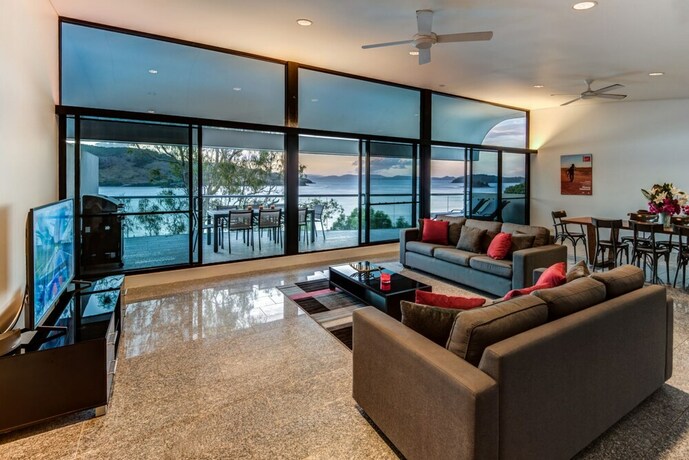 Imagen de la habitación del Hotel Waves 6 Breathtaking Ocean Views. Foto 30