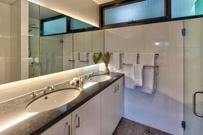 Imagen de la habitación del Hotel Waves 6 Breathtaking Ocean Views. Foto 31
