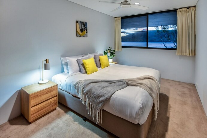 Imagen de la habitación del Hotel Waves 6 Breathtaking Ocean Views. Foto 33