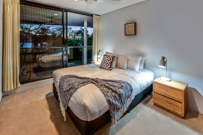 Imagen de la habitación del Hotel Waves 6 Breathtaking Ocean Views. Foto 36