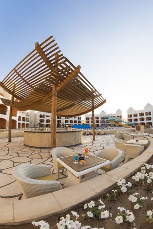 Imagen de los exteriores del Hotel Waves Naama Bay. Foto 8