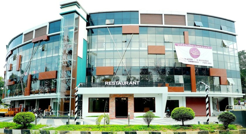 Imagen general del Hotel Wayanad Royal Crown. Foto 12