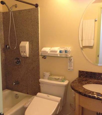 Imagen de la habitación del Hotel Wayfinder Waikiki. Foto 5